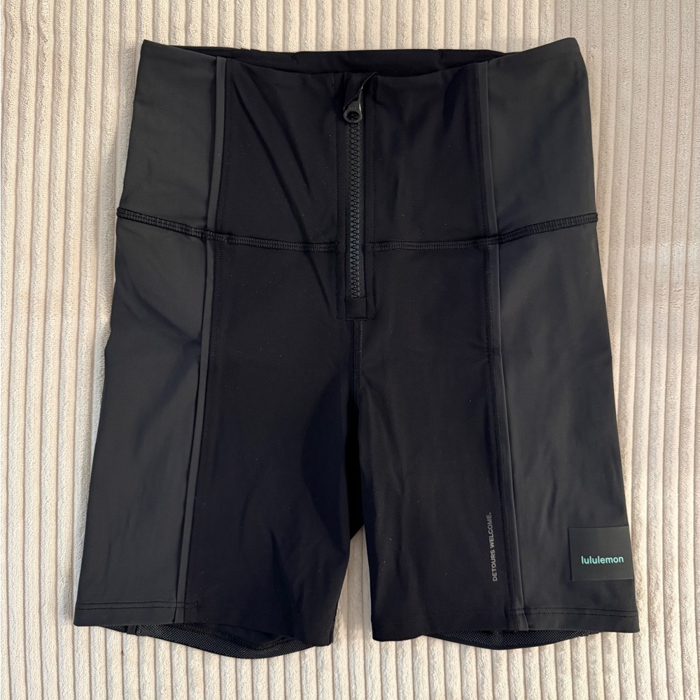 Lululemon Hike to Swim Short 6” in Black/Graphite Grey